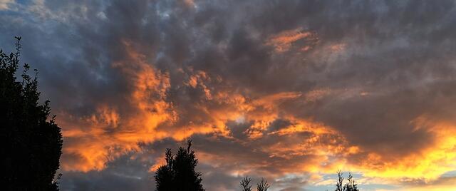 Sonnenuntergang live 19:45 über Andorf/Bezirk Schärding  | Foto: by (MR)