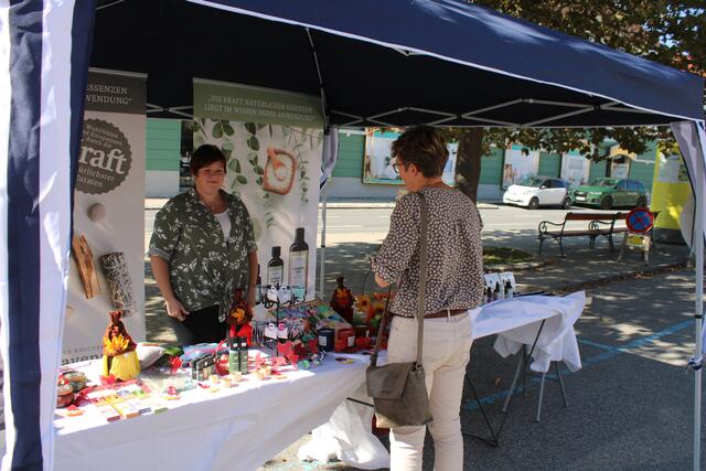 Lokale Betriebe boten am Pinkafelder Bauern- und Handwerksmarkt ihre Produkte an. | Foto: Adela Danciu