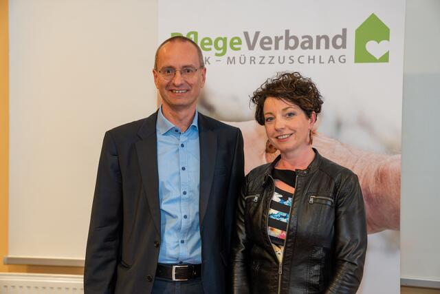 Pflegeverbands-Geschäftsführer Oliver Wunsch mit der Vorsitzenden Melanie Praxmaier. | Foto: Ekatarina Paller