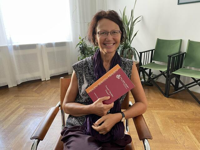 Bettina Zehetner ist seit 1999 Teil des "Frauen* beraten Frauen*"-Teams.  | Foto: Tamara Wendtner