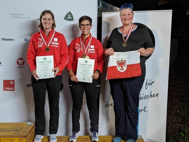 von links nach rechts: Seifert Petra, Wild Kathrin und Kerber Saskia
 | Foto: Tobias Seifert