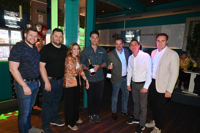 Christian Stiastny, Paul Zweifelhofer, StRin Carmen Jeitler-Cincelli, Sebastian Gumpinger, Bernhard Ceidl, GR Nisret Bujari sowie StR Michael Capek.