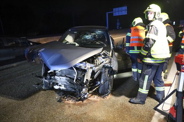 Feuerwehr, Rettungsdienst, Notarzt und die Polizei standen im Einsatz. | Foto: laumat.at/Matthias Lauber