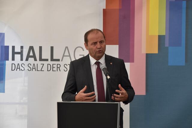 LHStv. Josef Geisler lobte das Projekt der Hall AG. | Foto: Kendlbacher