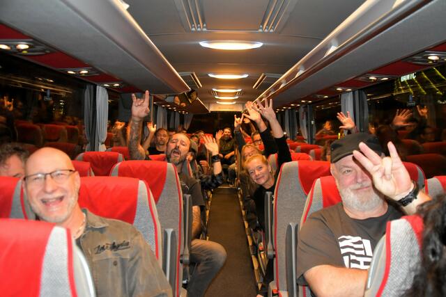 Auch auf der Heimreise nach dem Finale waren alle Fans weiterhin super gelaunt. | Foto: Cherelle Marek