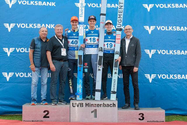 Das Siegerfoto der Skispringer vom Samstag, 30. September. | Foto: UVB Hinzenbach/Viehböck