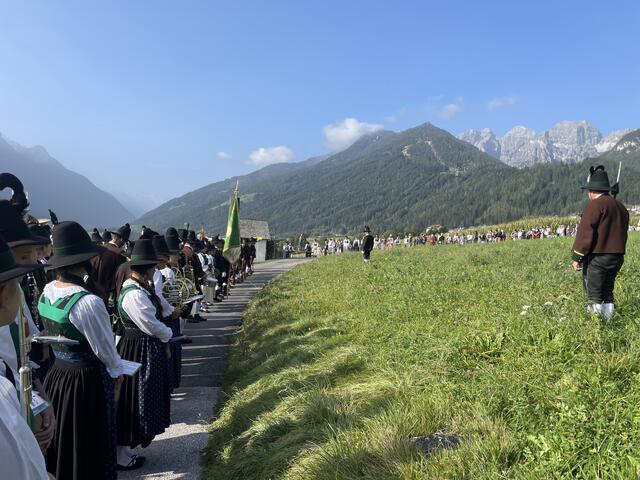 Prozession zu Ehren der Rosenkranzkönigin, dem zweiten Patrozinium in Telfes.
 | Foto: Mair