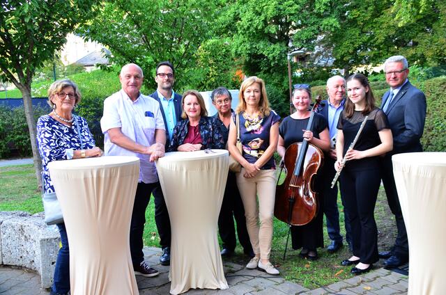 Stadträtin Susanne Passet, Vizebürgermeister Viktor Weinziger, Bauamtsdirektor Nikolaj Hlavka, Stadträtin Waltraud Frotz, Marta Stamenov, Susanne Schlager, Martina Wieser, Herbert Lackner, Cathrin Kreuz, Hermann Dikowitsch | Foto: Stadtgemeinde Purkersdorf