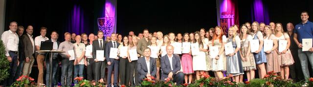 132 Sportler und Funktionäre wurden geehrt. | Foto: Stadt Braunau
