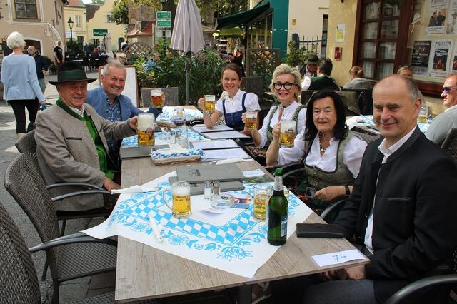 Bürgermeister Hans Stefan Hintner kam mit Familie