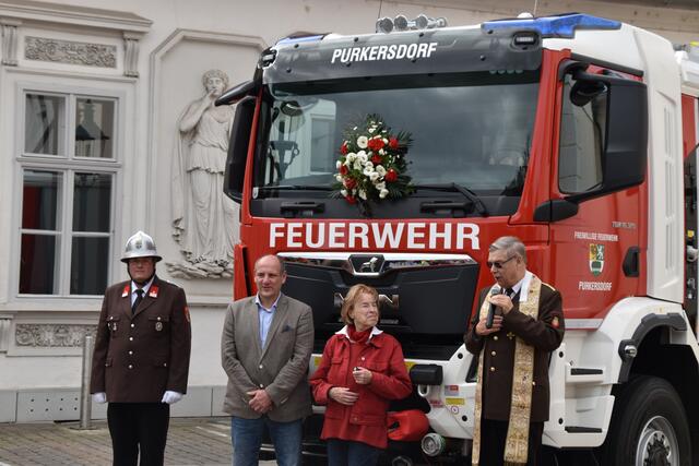 Bei der Fahrzeugweihe des HLF3. | Foto: Oskar Benisch