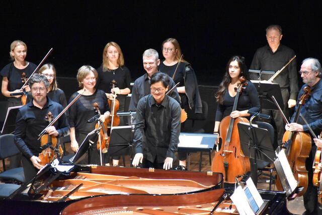 Das Orchester der Tiroler Festspiele Erl stand unter der musikalischen Leitung von Beomseok Yi.  | Foto: Barbara Fluckinger