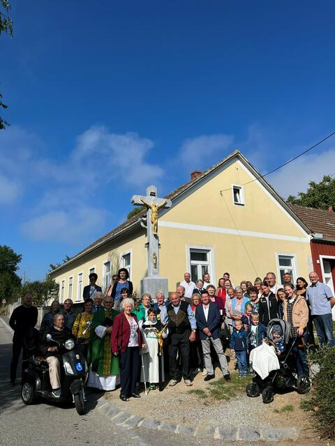 Bei der Weihe eines der Kreuze | Foto: privat