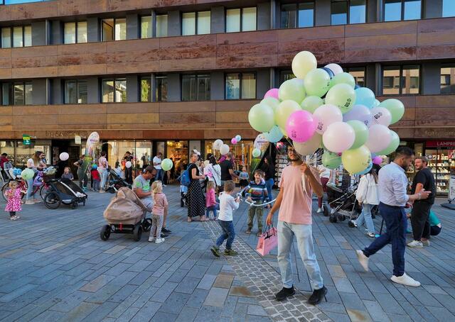 Kinderschminken am Sparkassenplatz  | Foto: Axel Springer 