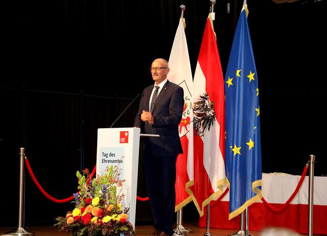 LH Anton Mattle dankte allen Ehrenamtlichen für ihren Einsatz | Foto: Land Tirol/Frischauf-Bild