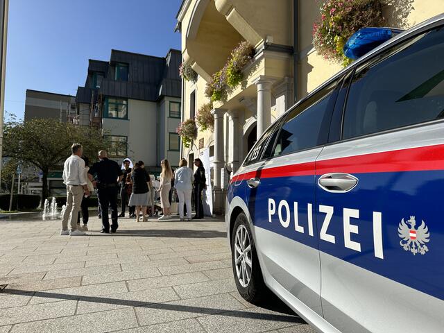 Coffee with Cops: Die Idee, eine zwanglose Tasse Kaffee mit der Polizei zu trinken, war ein voller Erfolg. | Foto: Marc Hollinger