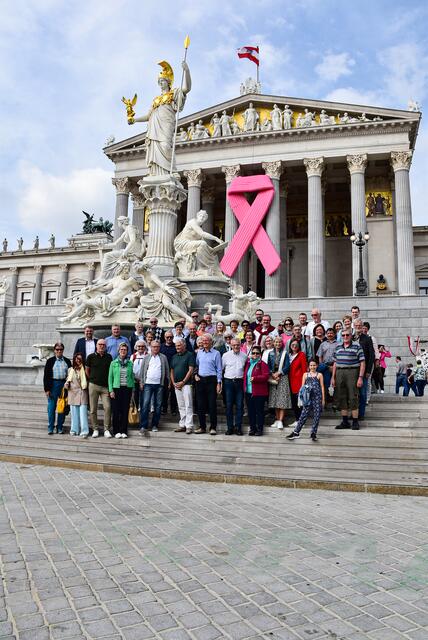 Gruppenfoto vor dem Parlament | Foto: Lukas Michlmayr