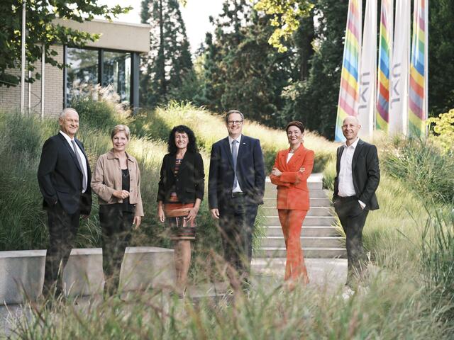 Das neue JKU-Rektorat von links: Andreas Janko, Elgin Drda, Alberta Bonanni, Stefan Koch, Christiane Tusek sowie Alexander Freischlager. | Foto: Robert Maybach
