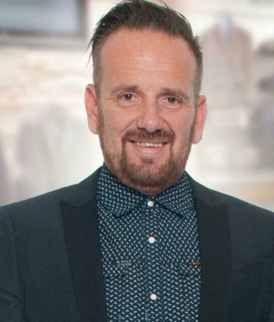 Bernhard Adelsberger ist davon überzeugt, dass sie die Adelsberger Textilhaus GmbH wieder auf Erfolgskurs bringen werden. | Foto: Adelsberger