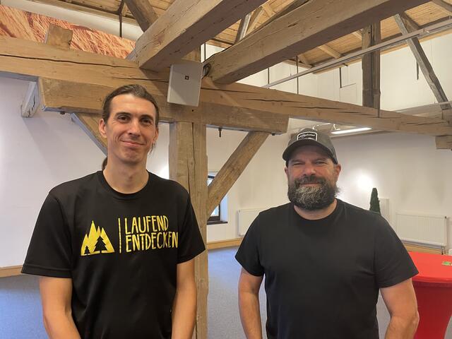 Die Jury für den Austria-Trail-Award setzt sich aus Peter Gregorc (Brancheninsider/Podcaster von "Laufentdecker"), Harald Angerer(Blogger) und Markus Kröll (Trailrunning Legende, nicht am Bild) zusammen.  | Foto: Rosa Besler