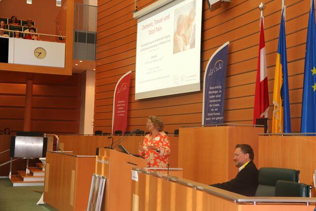 Dr. Carmen Birkholz, Theologin und Forscherin am Institut für Lebensbegleitung (Essen und Wilhelmshaven, Deutschland) sprach zum Thema Demenz, Trauer und Total Pain. | Foto: Hospiz NÖ