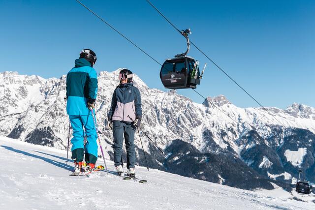 Im Skigebiet Saalbach Hinterglemm Leogang Fieberbrunn können 270 Kilometer Pisten mit Skiern oder auf dem Snowboard erkundet werden. | Foto: Michael Geißler
