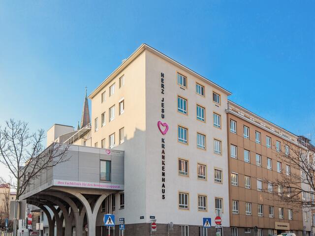 Das Herz-Jesu Krankenhaus versorgt jährlich 49.000 Patientinnen und Patienten. | Foto: Herz-Jesu Krankenhaus
