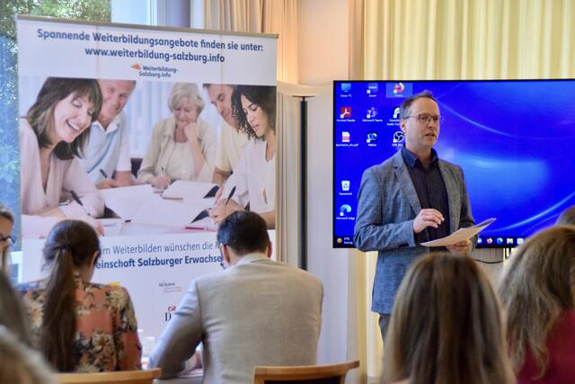 "In Salzburg gehen jedes Jahr 2 Prozent an Schülerinnen und Schüler aus der Pflichtschule ab. Der Pflichtschulabschluss im zweiten Bildungsweg ist ein guter Weg um diese wieder aufzufangen", so Franz Fuchs-Weikl, Geschäftsführer BFI Salzburg. | Foto: Carmen Kurcz