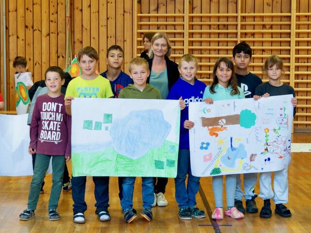 Rund 120 Schüler kreierten schöne Zeichnungen. | Foto: Regio Wipptal