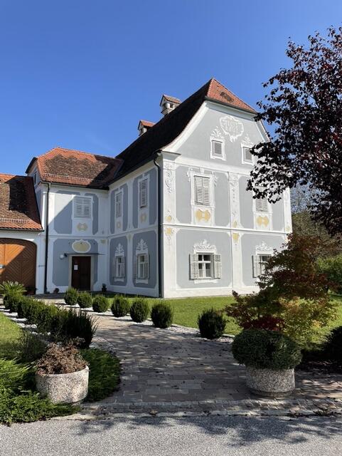 Der Pfarrhof von Großsteinbach. | Foto: Jeitler