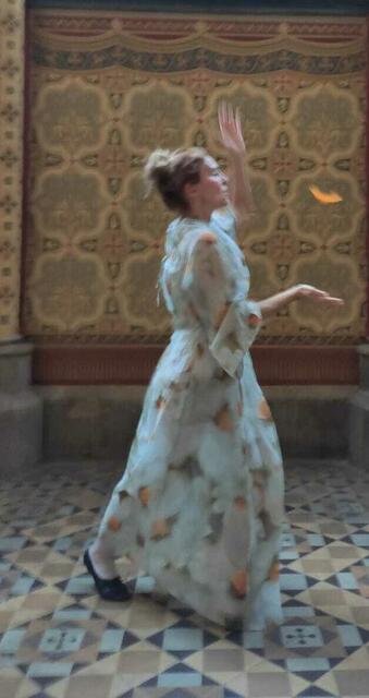 Bibel Pfad Veranstaltung 2023
Chant de Paix, 32acts_breath & fire“ Tanzmeditation in der Wiener Votivkirche 
Tatjana Christelbauer (Tanz)
Orange Federführung | Foto: Tatjana Christelbauer