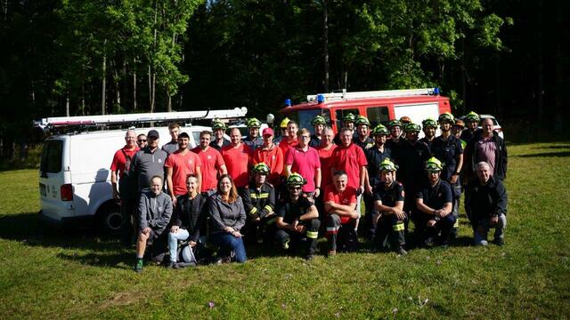 Spezialisten der Feuerwehr, des Bundesheeres, Forstfachleute und Mitarbeiter der Netz NÖ übten für den Ernstfall mit Hochbrisantem. | Foto: Netz NÖ