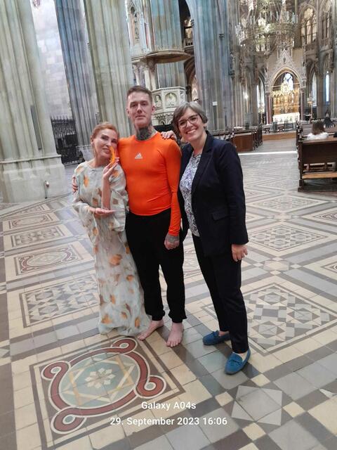 Bibel Pfad Veranstaltung 2023
Chant de Paix, 32acts_breath & fire“ Tanzmeditation in der Wiener Votivkirche 
Tatjana Christelbauer (Tanz)
Jacob Smyth (Yoga)
Angela Amodio (Orgel') | Foto: Tatjana Christelbauer