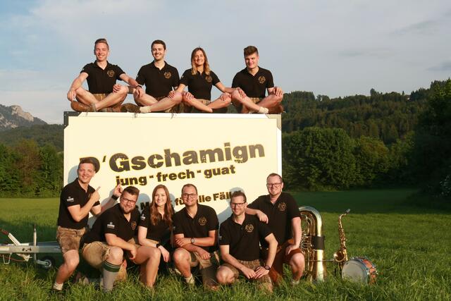 "Eigentlich sind wir das genaue Gegenteil von gschamig", lacht Markus Gruber von der Band "Die Gschamign". | Foto: Maria Weilbuchner