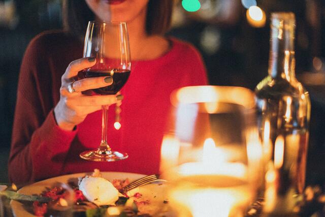 In der neuen Wein &amp; Co-Filiale in der Landstraßer Hauptstraße kann man nach Herzenslust gustieren und probieren. | Foto: Pexels/Elina Sazonova