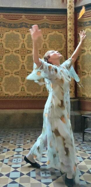 Bibel Pfad Veranstaltung 2023
Chant de Paix, 32acts_breath & fire“ Tanzmeditation in der Wiener Votivkirche 
Tatjana Christelbauer (Tanz)
Orange Federführung | Foto: Tatjana Christelbauer