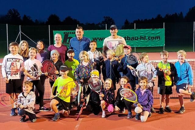 Schläger trifft Grill | Foto: KK