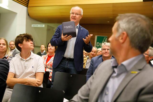 HTL-Direktor Billinger hinterfragte die Kooperation mit der Wirtschaft. | Foto: Academia Superior/wakolbinger