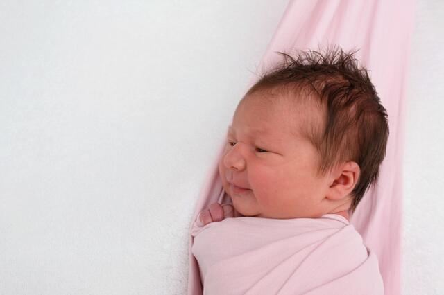 Valerie Kober, Geboren: 25.09.2023, Eltern: Elisabeth Kober und Bernd Passath aus Gleisdorf, Gewicht: 4100 g, Größe: 53 cm | Foto: BabySmile