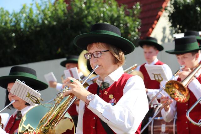 Musikalisch eröffnete die Musikkapelle der Roto Frank und der Marktgemeinde Kalsdorf den Festakt mit der festlichen Musik von Rudolf Bodingbauer. | Foto: Edith Ertl
