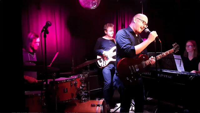 Die Lokale Trucker-Haus-Band tritt am Freitag, 13. Oktober im Truckerhaus Gutenbrunn auf.  | Foto: Kulturinitiative Weinsbergerwald.