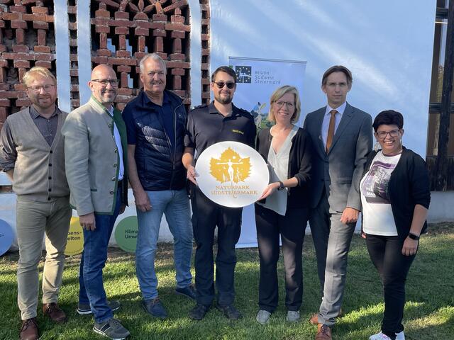 Projektvorstellung in Leibnitz (v.l.): Matthias Rode, Michael Schumacher, Reinhold Höflechner, Alexander Gigerl, Eleonore Gewessler, Joachim Schnabel, Bernadette Kerschler | Foto: Waltraud Fischer