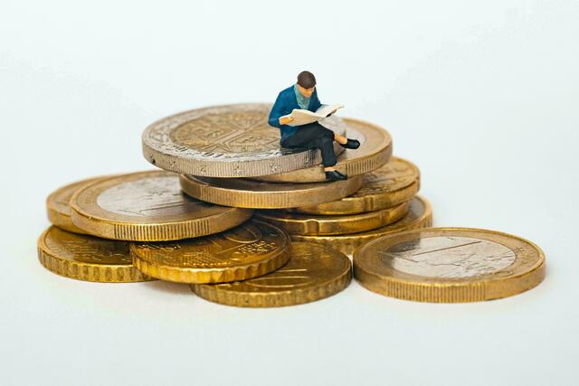 Die heimische Wirtschaft wird 2023 voraussichtlich um 0,8 (WIFO) bzw. 0,4 (IHS) Prozentpunkte schrumpfen. | Foto: Unsplash