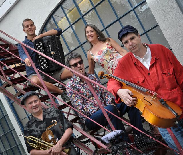 Die Band Scheiny’s All Star Yiddish Revue spielt ebenfalls beim Liesinger Musikherbst auf.  | Foto: Ine Gundersveen