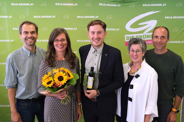  Wolfgang Spitzmüller, Landessprecherin Anja Haider-Wallner, Sprecherin-Stv. Philip Juranich, Klubobfrau Regina Petrik, Landesgeschäftsführer Michael BacherSpacer | Foto: Grüne Burgenland