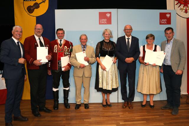 Die Geehrten aus Navis | Foto: Land Tirol/Frischauf-Bild