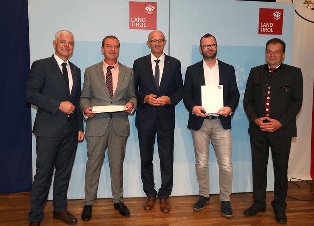 Die Geehrten aus Schmirn | Foto: Land Tirol/Frischauf-Bild