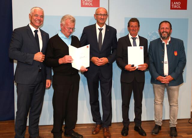 Die Geehrten aus Obernberg | Foto: Land Tirol/Frischauf-Bild