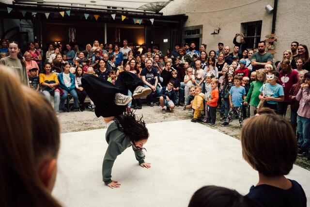 Breakdance ist heute eine weltweit verbreitete und anerkannte Tanzform, die sowohl von Jungs wie Mädchen getanzt wird. | Foto: Dominik Kretz