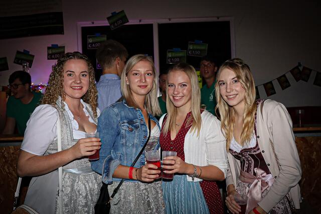 Tanja, Isa, Julia und Annika | Foto: Angelika Trzcinska